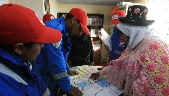 Desplazados por el volcán Ubinas reciben víveres