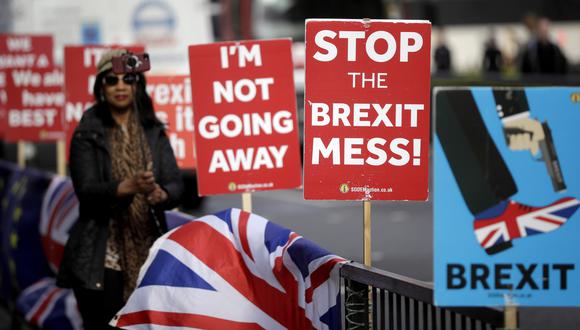 El Reino Unido se debate en la incertidumbre sobre el pacto del Brexit. (Foto: AP)