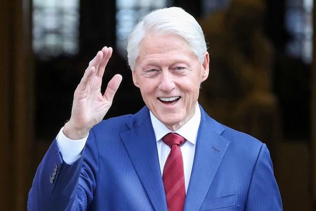 El expresidente estadounidense Bill Clinton en una imagen del 19 de abril de 2023. (Foto de PAUL FE / AFP).