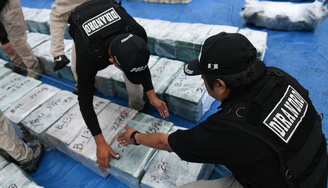 Cinco toneladas de droga fueron decomisadas por la Dirección Antidrogas de la Policía Nacional en los exitosos operativos contra el tráfico ilícito de drogas denominados “Bananos” y “Abeja”, realizados en Piura, Lima y Callao. (Foto: Difusión)