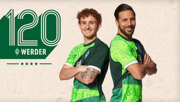 Werder Bremen presentó a lo grande su camiseta especial por los 120 años y  Claudio Pizarro fue uno de los modelos. (Foto: Werder Bremen).