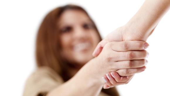 Cinco consejos para dar el apretón de manos perfecto