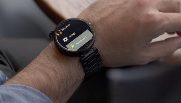 Con este gadget controla tu reloj inteligente sin tocarlo