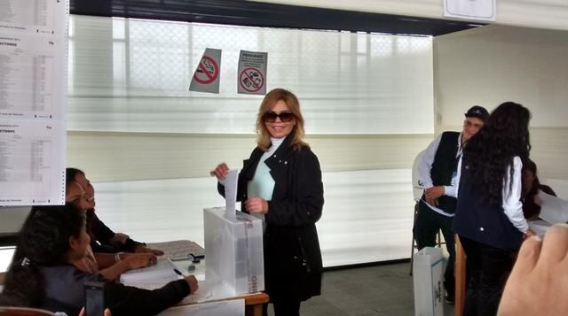 Elecciones 2014: la farándula peruana acudió a votar - 1