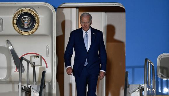 El presidente de los Estados Unidos, Joe Biden, desembarca al aterrizar en el Aeropuerto Internacional Felipe Ángeles en Zumpango de Ocampo, al norte de la Ciudad de México.