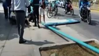 Magdalena: mujer denuncia a inmobiliaria de no hacerse responsable de cartel que le cayó y fracturó los tobillos | VIDEO