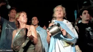 “Son muertos incómodos”: la búsqueda de justicia por los 39 fallecidos en el estallido social de Argentina hace 20 años