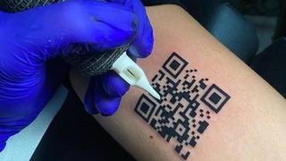 Italia: joven se tatuó el código QR de su certificado de vacunación y el resultado sorprendió a más de uno