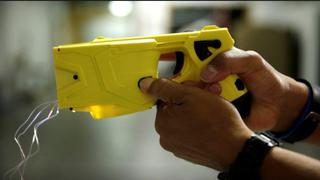Policía de Argentina usará pistolas Taser contra el crimen: ¿Cómo funciona el “arma no letal” que a veces puede matar?