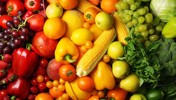 Una dieta rica en fibras, a partir de frutas y verduras, beneficiará a los pacientes con autismo. (Foto: Shutterstock)