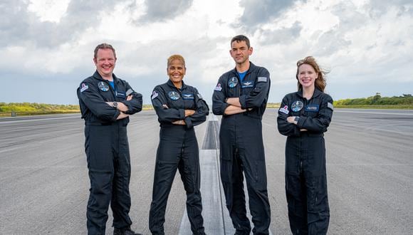 De izquierda a derecha:  Chris Sembroski, Sian Proctor, Jared Isaacman  y Hayley Arceneaux. (Foto: SpaceX)