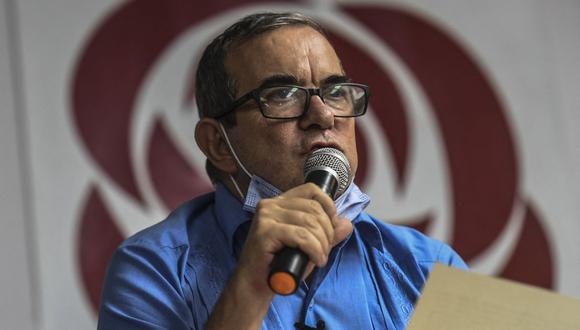 Rodrigo Londoño habla durante la Segunda Asamblea Nacional Extraordinaria del Partido Político Guerrillero Ex FARC, en Medellín, Colombia, el 24 de enero de 2021. (Foto de JOAQUIN SARMIENTO / AFP).