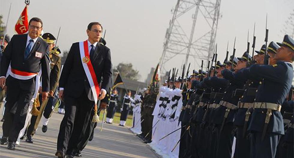 Martín Vizcarra encabezó la ceremonia por el Día de las Fuerzas Armadas en el Cuartel General del Ejército. (Foto: Agencia Andina)