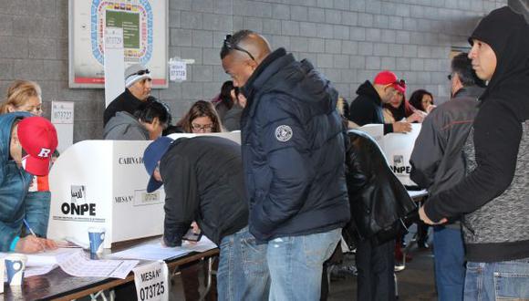 Peruanos votan en Nueva Jersey, uno de los lugares de Estados Unidos donde m&aacute;s peruanos viven. (Foto: Roberto Bustamante).