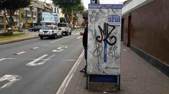 Los paraderos del corredor azul lucen vandalizados - 1