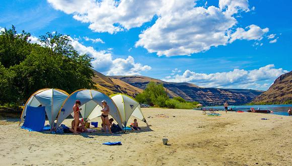 ¿Campamento en la playa? Toma en cuenta estos consejos