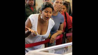 FOTOS: llanto y dolor de los venezolanos frente al ataúd de Hugo Chávez