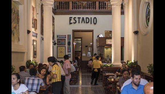 Estadio Fútbol Club. Este restaurante- bar es uno de los más visitados del Centro de Lima. Inaugurado en el 2000, muestra su fanatismo por el fútbol. ¿Qué mejor que ver el partido en un ambiente donde se respira la pasión por el deporte rey?  (Foto: Facebook Estadio Futbol Club)
