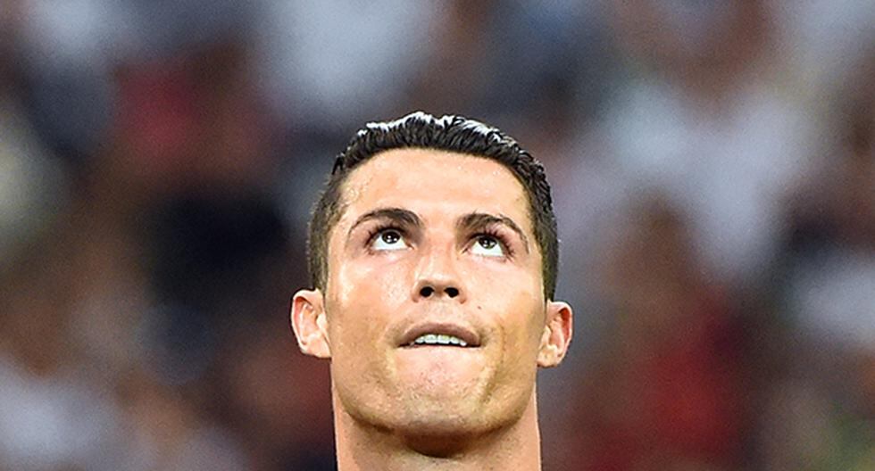 Cristiano Ronaldo pudo hacer el gol del triunfo de Portugal ante Polonia, pero falló de una forma increíble. El astro luso pateó al aire frente al arco rival. (Foto: AFP)