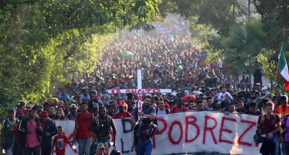 Caravan with more than 10,000 migrants leaves southern Mexico towards the United States