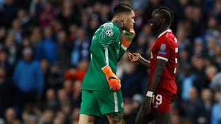 City vs. Liverpool: Ederson recriminó a empujones a Mané por choque con Otamendi