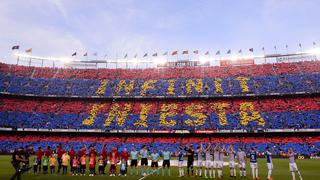 YouTube: Iniesta y el sorprendente mosaico con el que lo recibió el Camp Nou