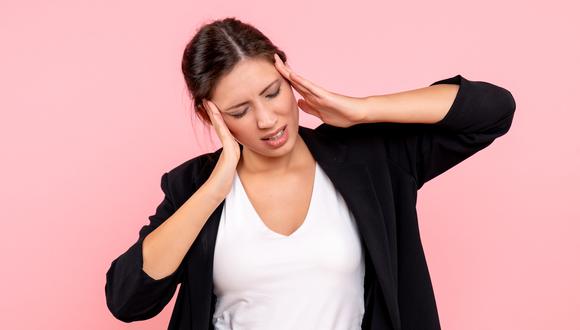 Según Mayo Clinic, la debilidad y el cansancio son síntomas muy comunes de la hiperglucemia.