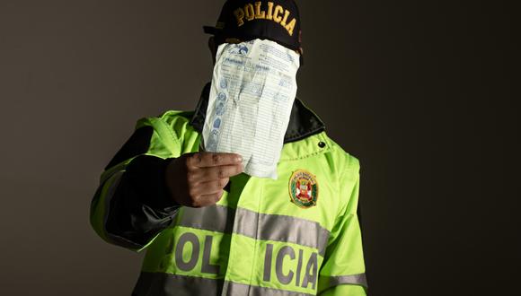 Las prendas policiales adquiridas por El Comercio serán entregadas a la PNP para que realice las investigaciones (El Comercio/César Campos)