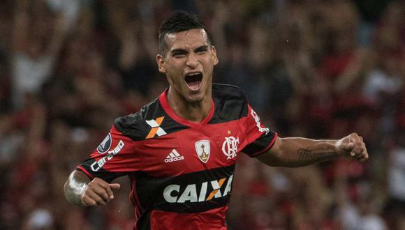 Miguel Trauco deja el número 13 de Flamengo y lo cede a Rafinha. (Foto: AFP)