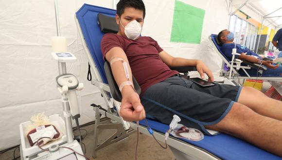 Público y trabajadores de supermercados colaboraron el último lunes con esta acción solidaria de donación de sangre para salvar vidas. (Foto: Difusión)