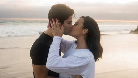 Demi Lovato y Max Ehrich se comprometieron frente al mar (Foto: Instagram)