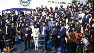 El Salvador: Partido de Nayib Bukele pide destituir a jueces constitucionales de la Corte Suprema