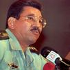 Humberto Ortega, hermano de Daniel Ortega, en una conferencia de prensa en Managua el 20 de diciembre de 1994, cuando era jefe del Ejército. (Foto de PEDRO UGARTE / AFP).
