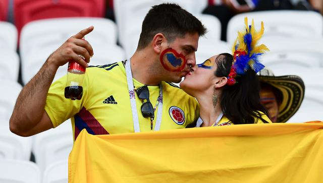Colombia vs. Polonia: pareja en la previa del cotejo. (Foto: AFP)