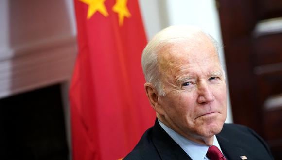 El presidente de los Estados Unidos, Joe Biden, se reúne con el presidente de China, Xi Jinping, durante una cumbre virtual desde la Sala Roosevelt de la Casa Blanca en Washington, DC, el 15 de noviembre de 2021. (Foto de MANDEL NGAN / AFP)