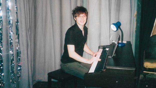 "Me dijo que había sido examinado y que su salud estaba bien... A los 16 años realmente no tienes la capacidad de desafiar eso". (Foto: Nathaniel Hall)