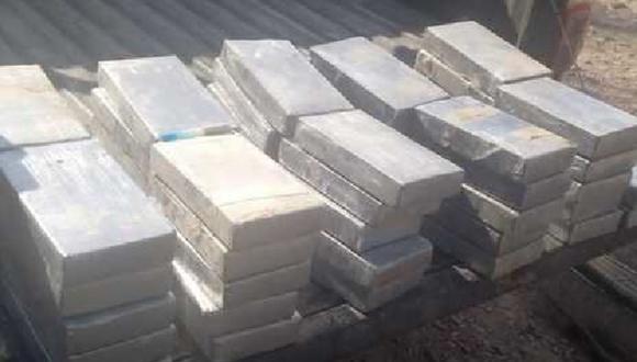 La PNP y el Ministerio Público hallaron más de 50 kilogramos de alcaloide de cocaína en una camioneta que se dirigía a Junín. (Foto: Andina)
