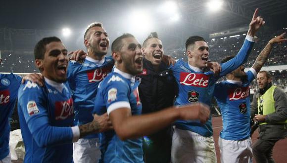 Los palos salvaron al Napoli: venció al Inter y es líder
