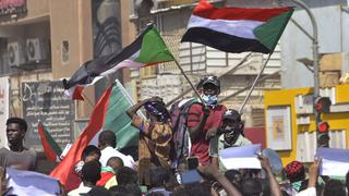 Miles de personas se manifiestan a favor de una transición civil en Sudán | FOTOS