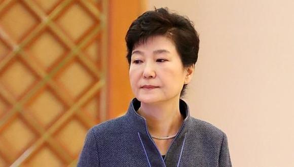 Ex presidenta surcoreana no encuentra abogados que la defiendan