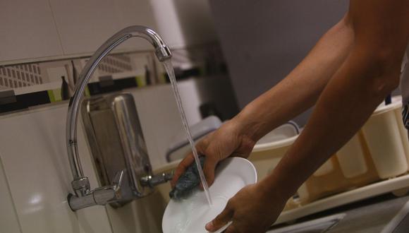 Una de las medidas preventivas dispuestas por el Ministerio de Salud (Minsa) es el correcto lavado de manos con abundante agua y jabón, mínimo por 20 segundos. (GEC)
