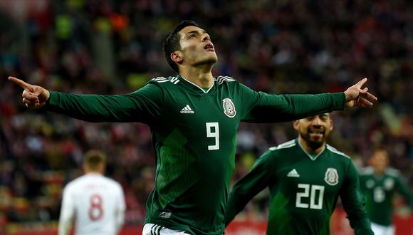 México derrotó a domicilio este lunes a Polonia que jugó sin su máxima estrella Robert Lewandoski por lesión. El único tanto del partido fue anotado por Raúl Jiménez. (Foto: AFP)