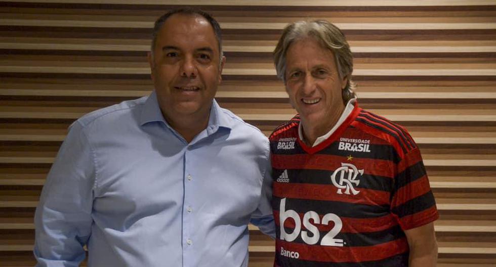 Jorge Jesús fue recibido por un grupo de seguidores del Flamengo en el aeropuerto. | Foto: @Flamengo