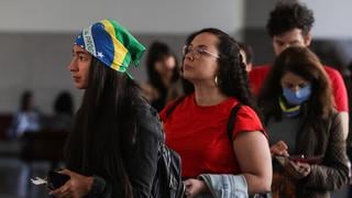 ‘Verde-amarelo’ y rojo: los colores en prendas que revelan el voto en Brasil