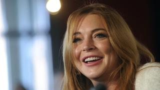 Mira a Lindsay Lohan vestida de novia en "2 Broke Girls"