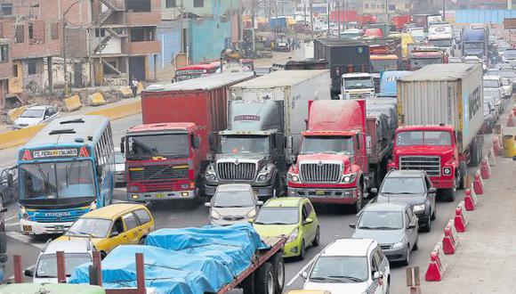 Evalúan restringir paso de camiones en vías de alta congestión