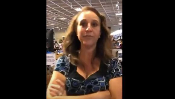 Debra Hunter fue grabada por la persona a la que tosió en la cara, Heather Sprague, una mujer en tratamiento por un tumor cerebral y con inmunodeficiencia. Ocurrió en Florida. (Captura de video).
