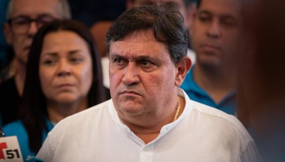 Henry Alviárez, miembro del partido de la opositora María Corina Machado, durante una rueda de prensa en Caracas (Venezuela). EFE/ Rayner Peña R.