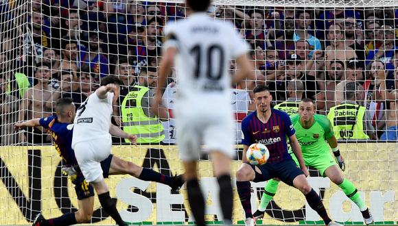 Barcelona vs. Valencia EN VIVO: Gameiro anotó golazo del 1-0 tras dejar en ridículo a Jordi Alba | VIDEO. (Foto: AFP)