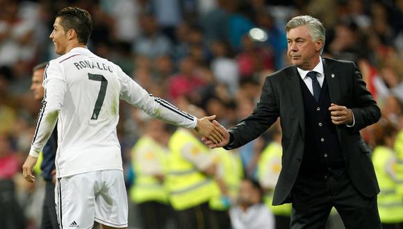 Cristiano Ronaldo y Carlo Ancelotti mantienen una buena relación afuera de las canchas. (Foto: AP)